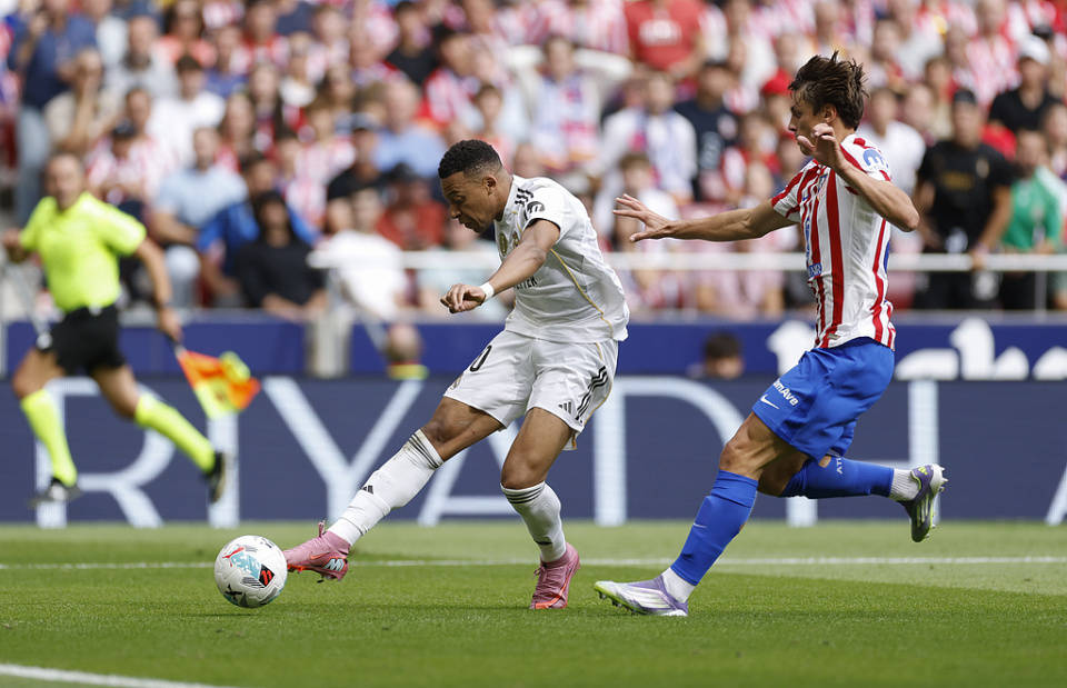 皇马横扫那不勒斯，戈麦斯状态火热