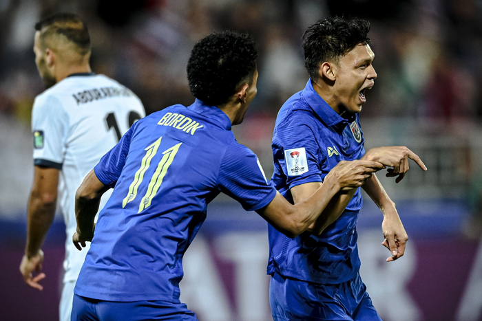 爱游戏入口-泰国队险胜韩国队，黄鸭组合状态火热