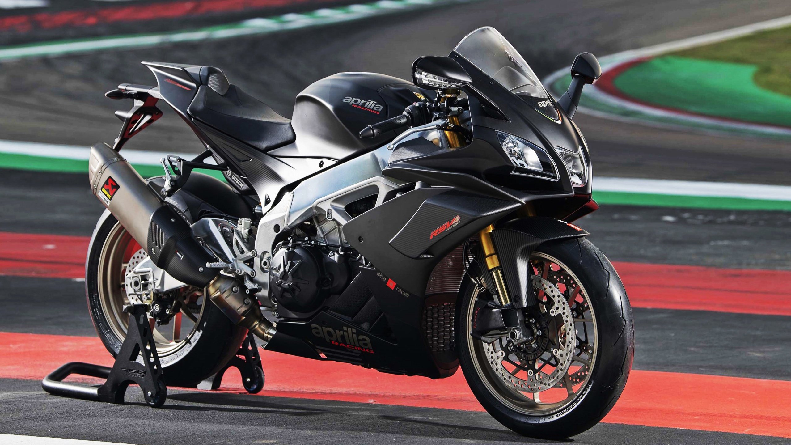 爱游戏-神灯格纳布里，在威斯特法伦的寂静与轰鸣中，为多特蒙德擦亮晋级之路