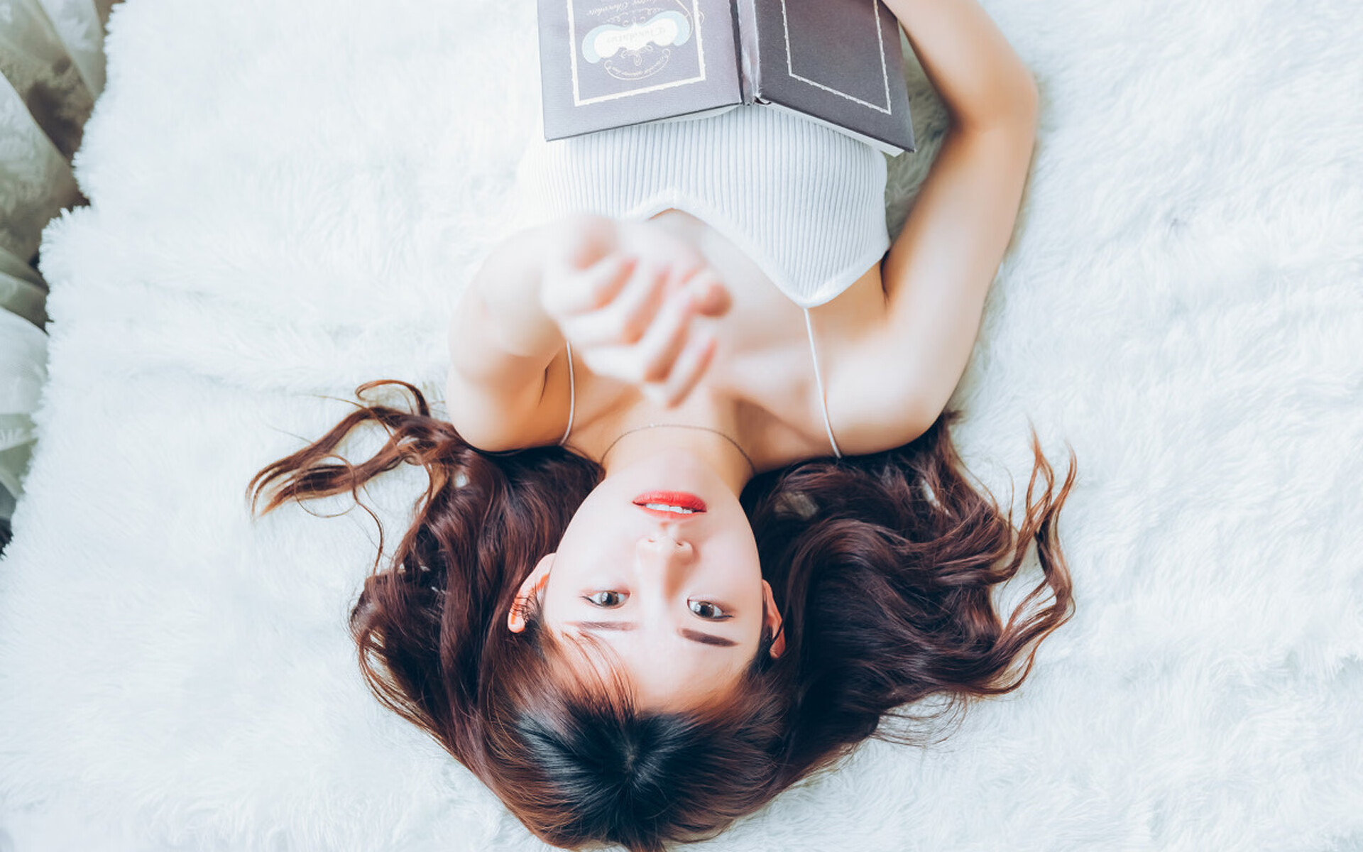 爱游戏大厅-绿茵双生焰，领袖之核与奇迹之刃的时空交响